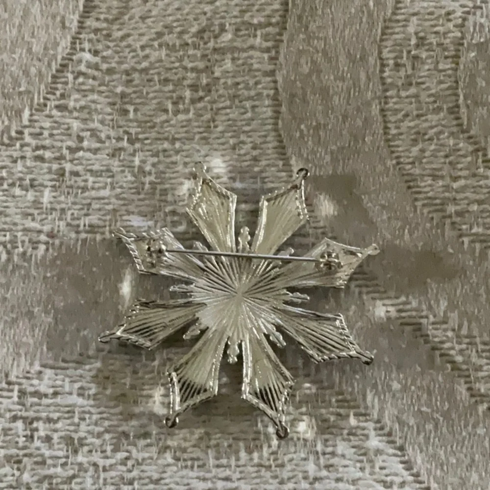 Pin - Picture 2 of 2